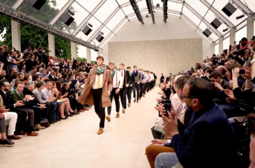 BST xuân hè dành cho nam của Burberry. BST xuân hè dành cho nam của Burberry.