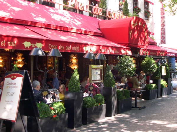 Bạn nên tìm hiểu kỹ trước khi sử dụng wifi tại các quán cafe ở Paris. Ảnh: parisperfect Bạn nên tìm hiểu kỹ trước khi sử dụng wifi tại các quán cafe ở Paris. Ảnh: parisperfect
