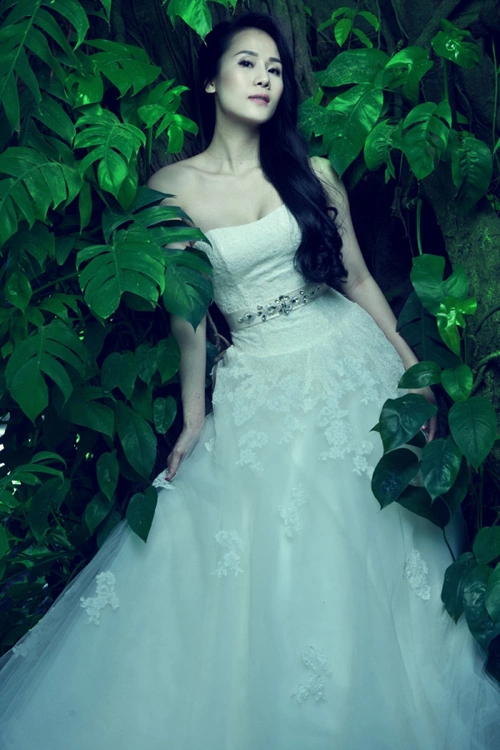 Chiếc thắt lưng là phụ kiện thông minh để tạo điểm nhấn cho váy và làm tôn vòng 2 nhỏ nhắn. Chiếc thắt lưng là phụ kiện thông minh để tạo điểm nhấn cho váy và làm tôn vòng 2 nhỏ nhắn.