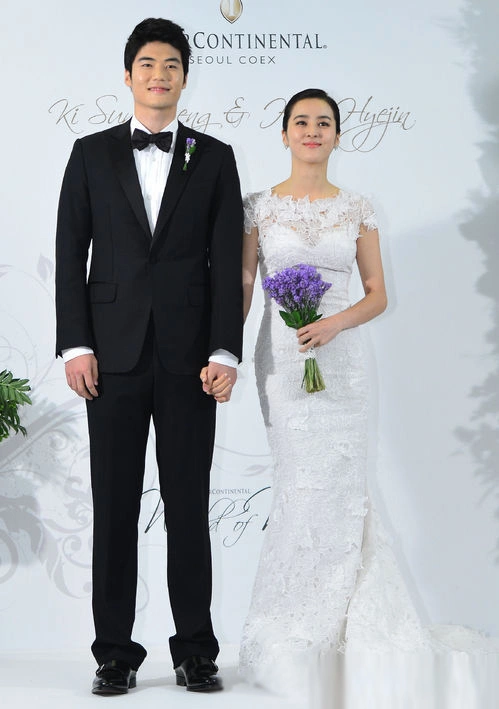 Đám cưới của Han Hye Jin và Ki Sung Yong diễn ra chiều nay 1/7 tại Inter Continental Đám cưới của Han Hye Jin và Ki Sung Yong diễn ra chiều nay 1/7 tại Inter Continental