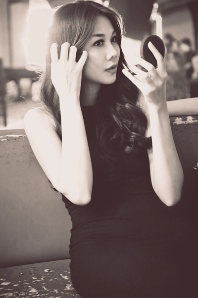 Cô cũng ít khi vướng vào các scandal Cô cũng ít khi vướng vào các scandal