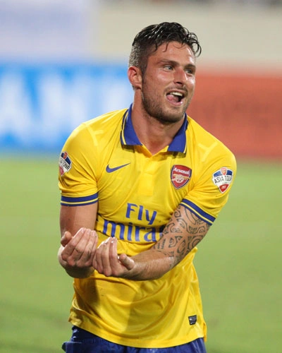 Chân sút người Pháp được nhiều fan nữ Việt Nam nhớ đến nhờ vẻ đẹp trai nam tính. Chân sút người Pháp được nhiều fan nữ Việt Nam nhớ đến nhờ vẻ đẹp trai nam tính.