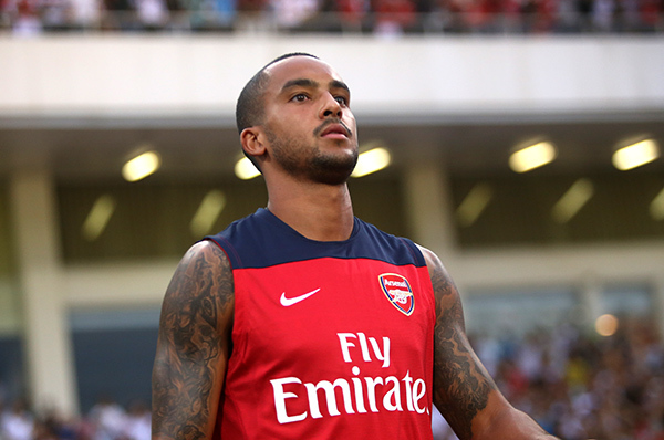 Walcott cùng các đồng đội ở Arsenal có buổi tập trước trận đấu với tuyển Việt Nam. Walcott cùng các đồng đội ở Arsenal có buổi tập trước trận đấu với tuyển Việt Nam.