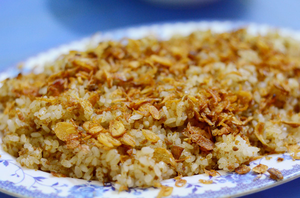 Giá một đĩa xôi chim là 50.000 đồng.