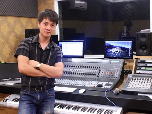 Cách đây vài ngày, ra mắt single mới với ca khúc chủ đề mới mang tên "Đừng nói với anh", một sáng tác của nhạc sĩ trẻ Vũ Chí Thành và ca khúc " Gửi em lời xin lỗi " được hoà âm theo Acoustic mộc mạc. Hình ảnh mới của Đăng Khôi ngày càng mạnh mẽ hơn, nam tính, góc cạnh. Trong Single mới, 2 ca khúc ballad khoe được chất giọng sở trường của Đăng Khôi ấm áp, giọng hát nhiều cảm xúc, tinh tế. Đừng nói với anh cũng là ca khúc nằm trong dự án VStar - " album khủng " quy tụ 12 ngôi sao Hot được các bạn khán giả trẻ yêu thích nhất hiện nay được chính công ty V_Entertainment của Đăng Khôi sản xuất với tiêu chí mỗi ca khúc là một bài HIT và dự án được đầu tư kinh phí rất lớn. Cách đây vài ngày, ra mắt single mới với ca khúc chủ đề mới mang tên "Đừng nói với anh", một sáng tác của nhạc sĩ trẻ Vũ Chí Thành và ca khúc " Gửi em lời xin lỗi " được hoà âm theo Acoustic mộc mạc. Hình ảnh mới của Đăng Khôi ngày càng mạnh mẽ hơn, nam tính, góc cạnh. Trong Single mới, 2 ca khúc ballad khoe được chất giọng sở trường của Đăng Khôi ấm áp, giọng hát nhiều cảm xúc, tinh tế. Đừng nói với anh cũng là ca khúc nằm trong dự án VStar - " album khủng " quy tụ 12 ngôi sao Hot được các bạn khán giả trẻ yêu thích nhất hiện nay được chính công ty V_Entertainment của Đăng Khôi sản xuất với tiêu chí mỗi ca khúc là một bài HIT và dự án được đầu tư kinh phí rất lớn.