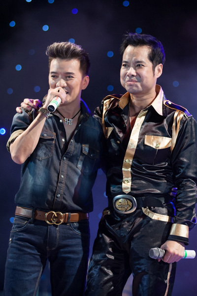 Đàm Vĩnh Hưng bày tỏ niềm vinh dự khi được hát cùng đàn anh. Hai mươi năm trước, Đàm Vĩnh Hưng cũng đến sân khấu 126 để xem và cổ vũ cho Ngọc Sơn. Đàm Vĩnh Hưng bày tỏ niềm vinh dự khi được hát cùng đàn anh. Hai mươi năm trước, Đàm Vĩnh Hưng cũng đến sân khấu 126 để xem và cổ vũ cho Ngọc Sơn.