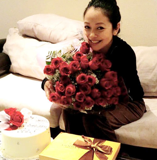 Jennifer đón tuổi mới trước khi lâm bồn. Jennifer đón tuổi mới trước khi lâm bồn.