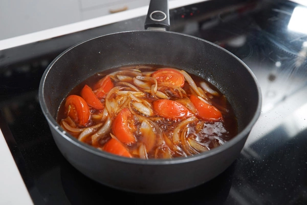 ga-chien-gion-sot-ca-chua-cho-ngay-gio-mua-ve-5