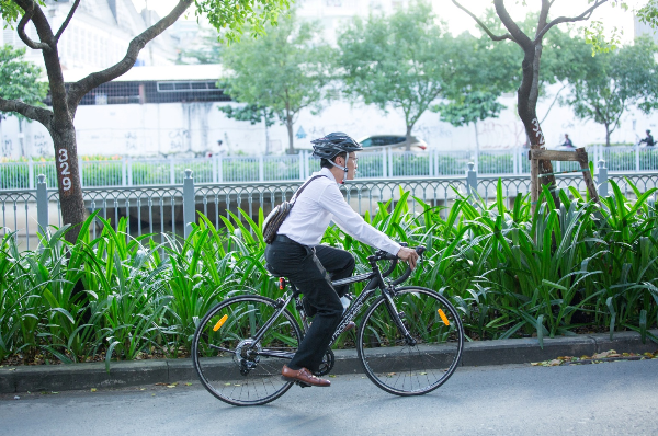 cau-chuyen-thay-xe-may-bang-xe-diec-cua-vi-truong-phong-tiep-thi-xin-edit-1