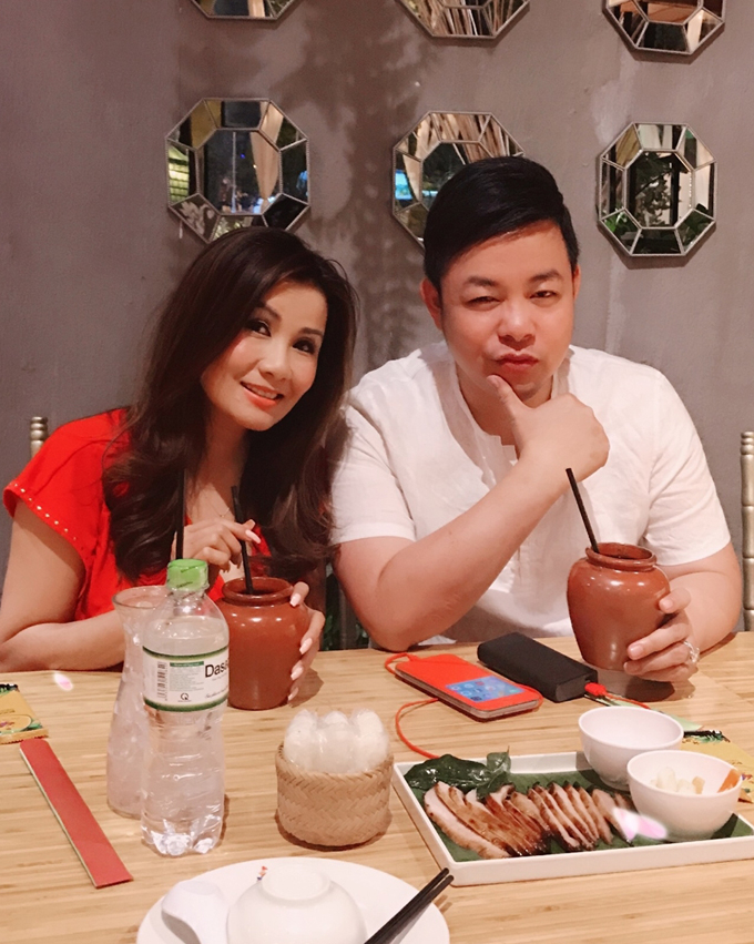 quang-le-tinh-tu-nam-tay-ca-si-ha-vy-dao-pho-di-an-toi-5