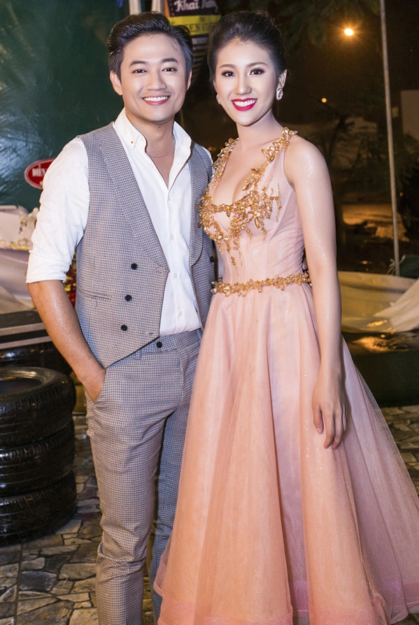 quy-binh-doi-mua-gio-toi-chuc-mung-ban-gai-tin-don-bao-nhu-4
