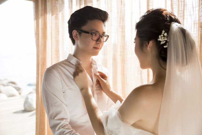 Ảnh cưới lãng mạn của Á hậu Tú Anh và hôn phu kém một tuổi