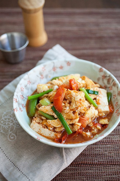dau-phu-sot-trung-va-ca-chua