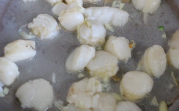 Sò điệp xào bông cải - 1