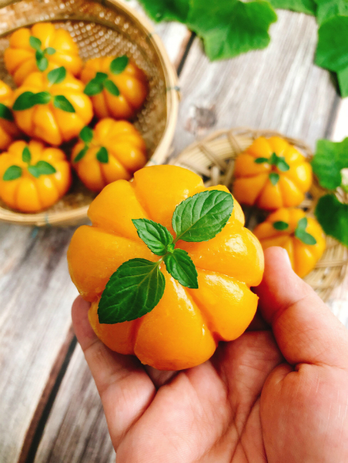 Bánh bí đỏ đậu xanh, nhìn đẹp không nỡ ăn - 1
