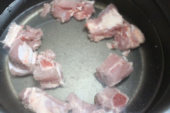 Canh khoai sọ nấu sườn nóng hổi - 3