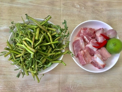 Canh sườn rau rút nấu chua - 1