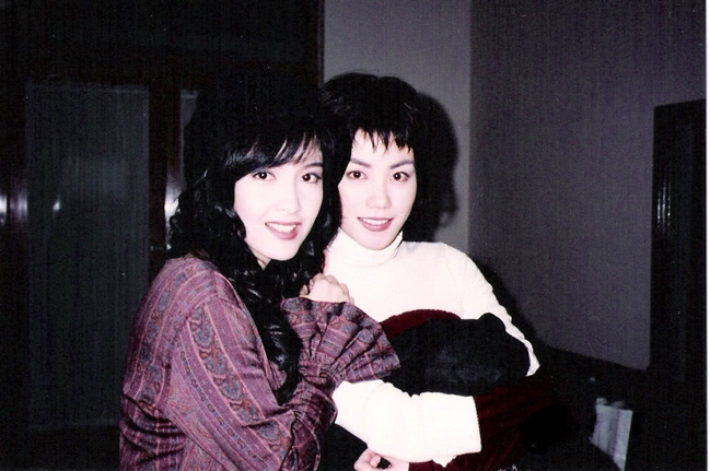 Huệ Mẫn và diva Vương Phi.