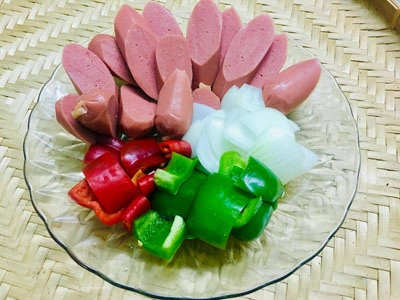 Xúc xích xào chua ngọt - 1