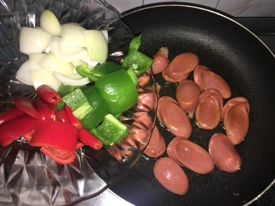 Xúc xích xào chua ngọt - 2