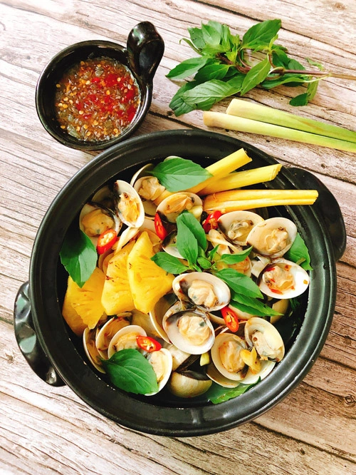 Nghêu nấu nước dừa