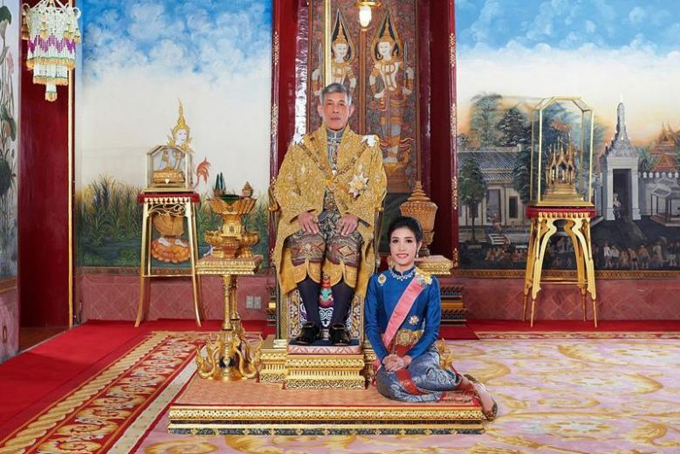 Bà Sineenat là Hoàng quý phi đầu tiên sau gần 1 thế kỷ tại Thái Lan. Lần gần nhất một nhà vua Thái sắc phong tước vị Hoàng thái phi là vào năm 1932. Ảnh: Guardian.
