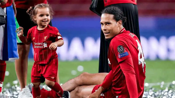 kia' tiếng bí mật của trung vệ Half Van Dijk - Ngôi sao