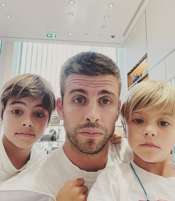 Pique và hai cậu con trai ngày một lớn. Ảnh: Instagram.
