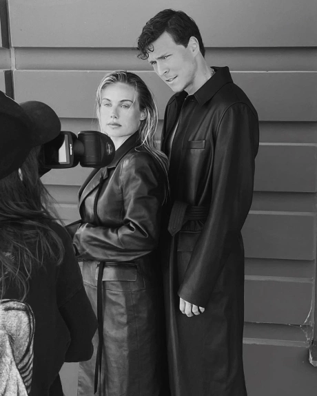 Sao MU bị mỉa mai khi chụp ảnh tình tứ với vợ - Ngôi sao