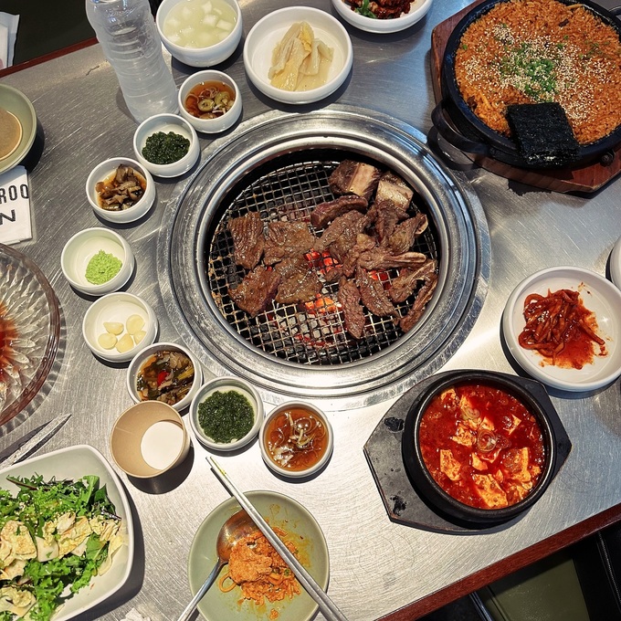 Linh Rin ăn sập Seoul trong 5 ngày - 1