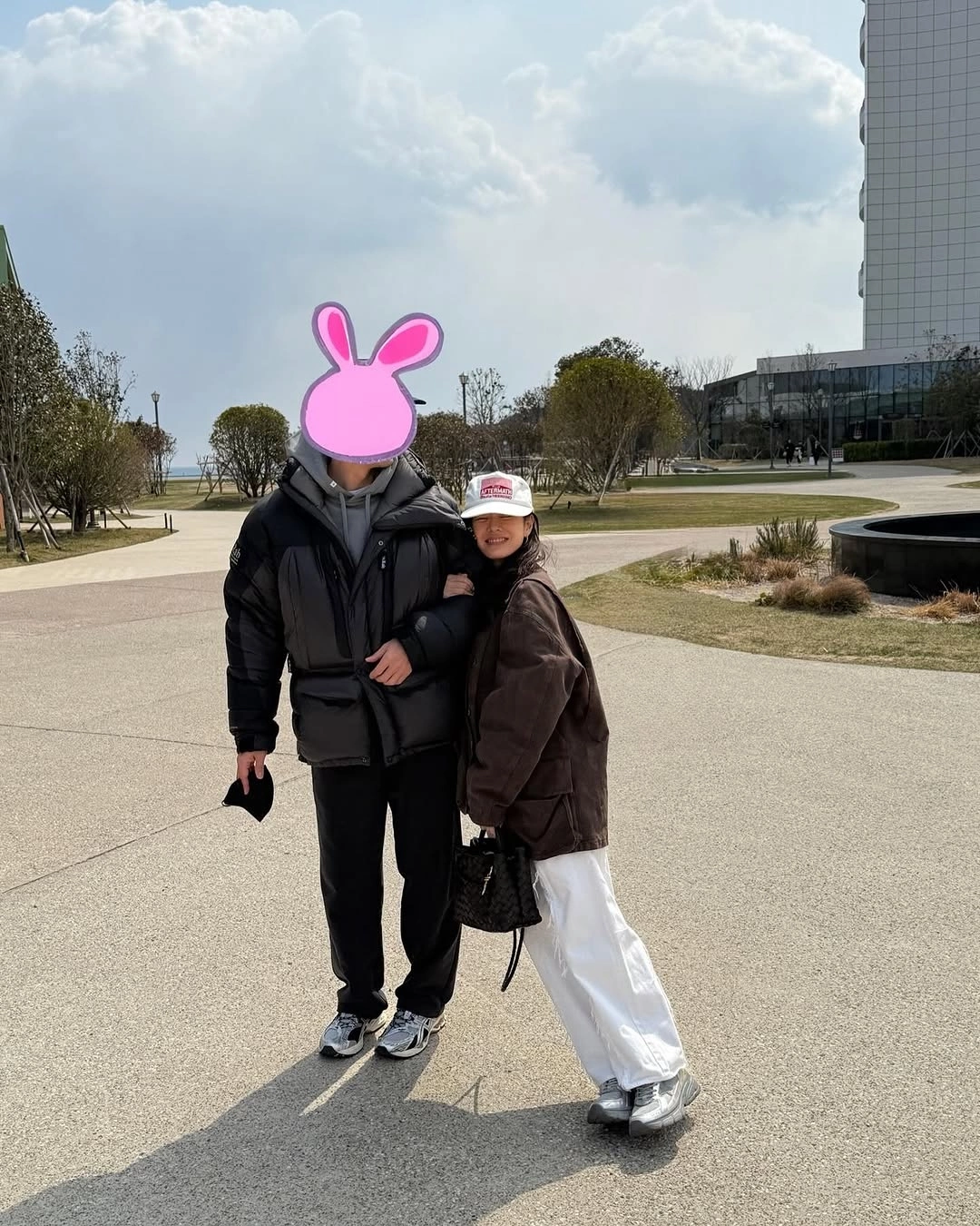 Son Ye Jin and Hyun Bin enjoy dining at Michelin-starred ... Image hình ảnh hình ảnh hình ảnh Son Ye Jin - Son Ye Jin and Hyun Bin enjoy dining at Michelin-starred ...