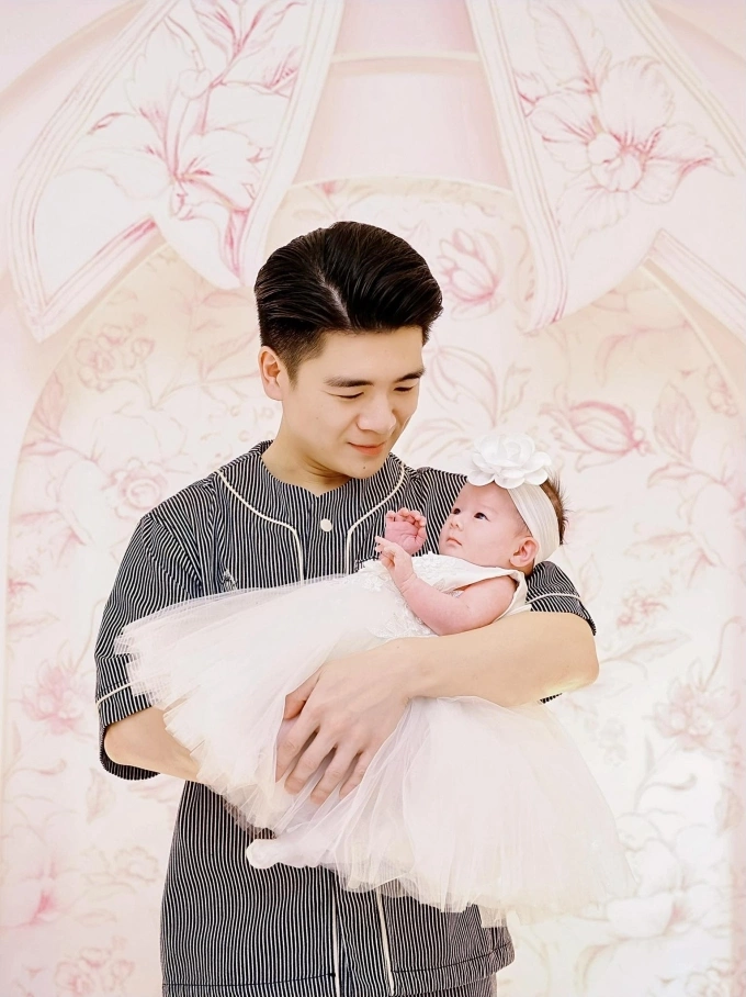 Đỗ Quang Vinh làm tiệc đầy tháng con gái út.