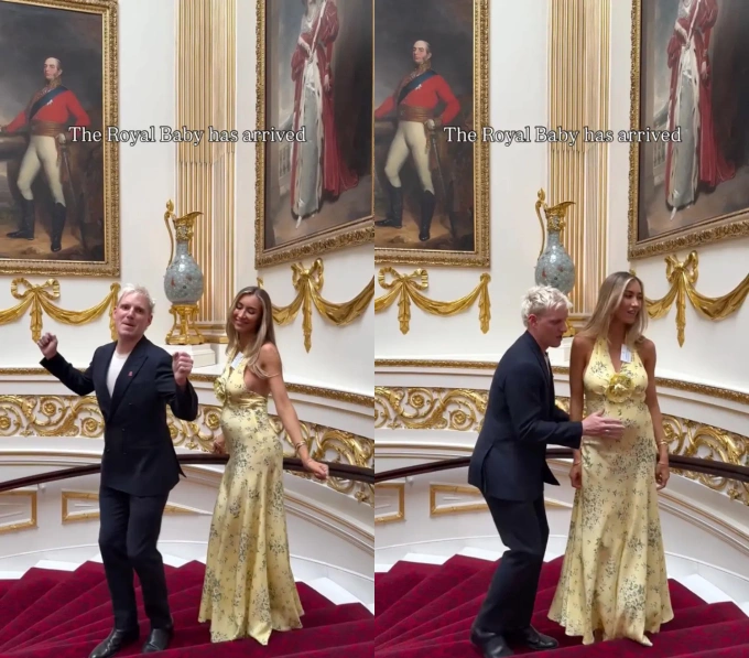 Vợ chồng Jamie Laing và Sophie Habboo ở cầu thang cung điện Buckingham hôm 25/6. Ảnh cắt từ video