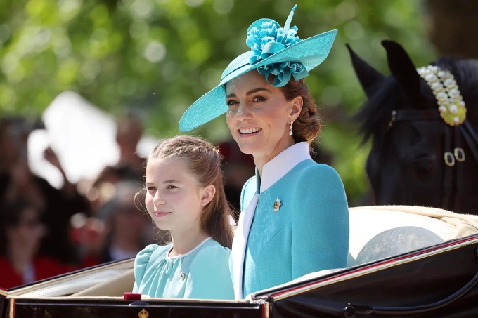 Vương phi Kate và Công chúa Charlotte ở đại lễ Trooping the Colour hôm 14/6. Ảnh: Neil Mockford