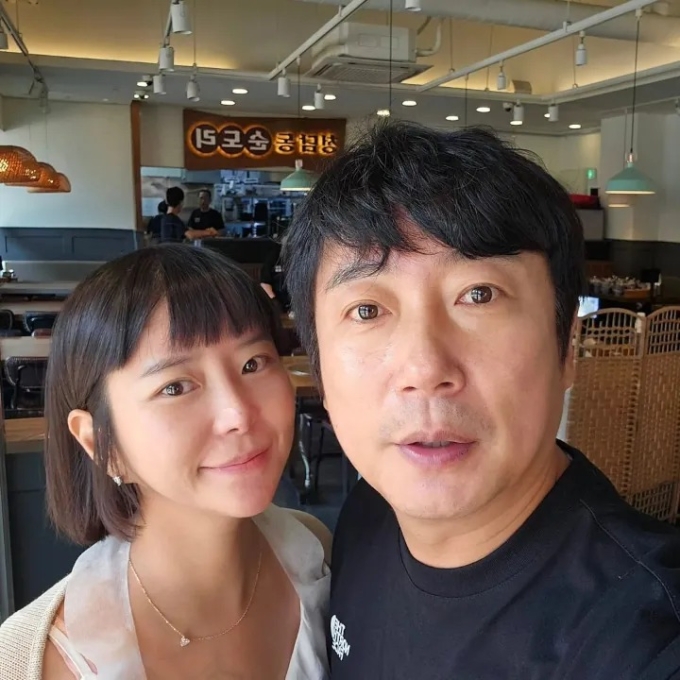 Danh hài Lee Soo Geun và vợ Park Ji