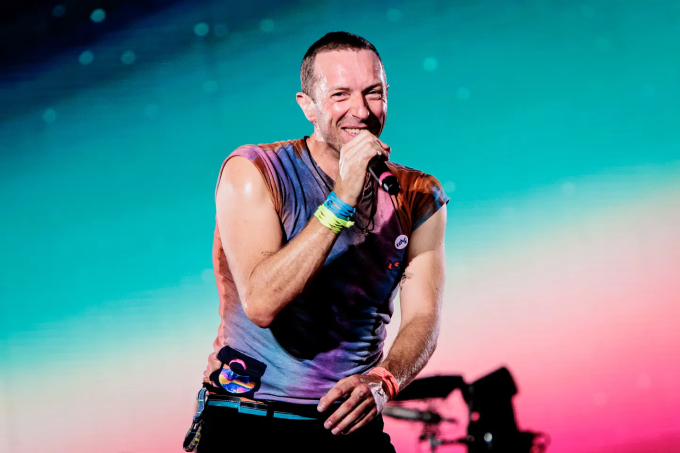 Chris Martin - Coldplay band leader - teased the couple when he saw their unusual reaction.