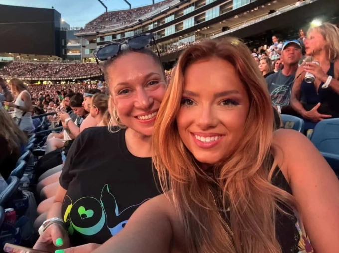 Grace Springer (right) at Coldplay's concert on the evening of July 16.