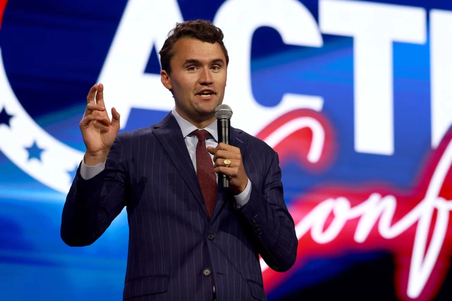Video hé lộ cảnh nghi phạm ám sát Charlie Kirk tẩu thoát - Ngôi sao