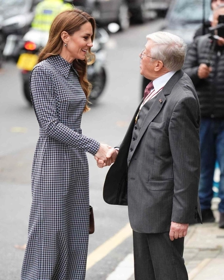 Kate xúc động khi trở lại nơi gắn bó 10 năm - Ngôi sao