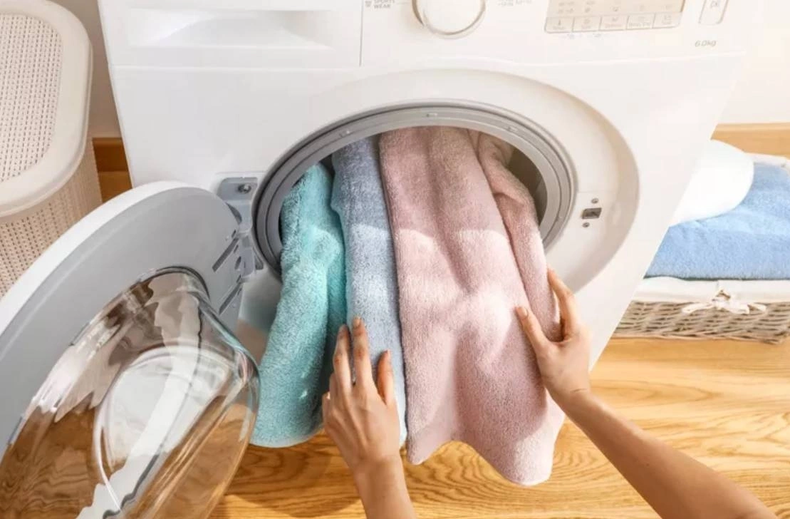 Cách giặt để khăn tắm luôn mềm mại, bông xốp và bền đẹp nhiều năm - Ngôi sao