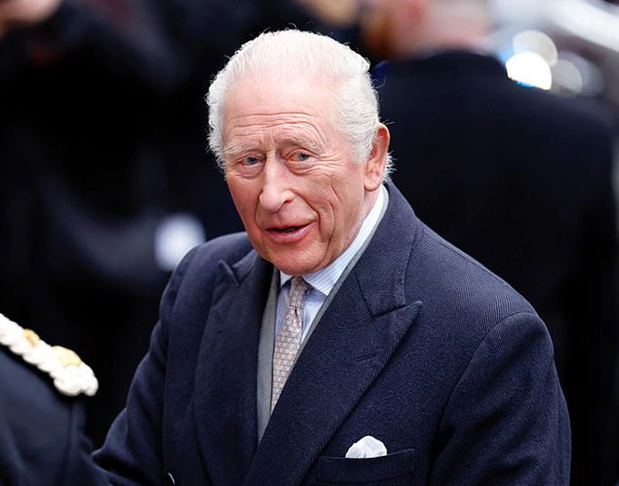 Email mật hé lộ Vua Charles III từng nhận cảnh báo sớm về bê ...