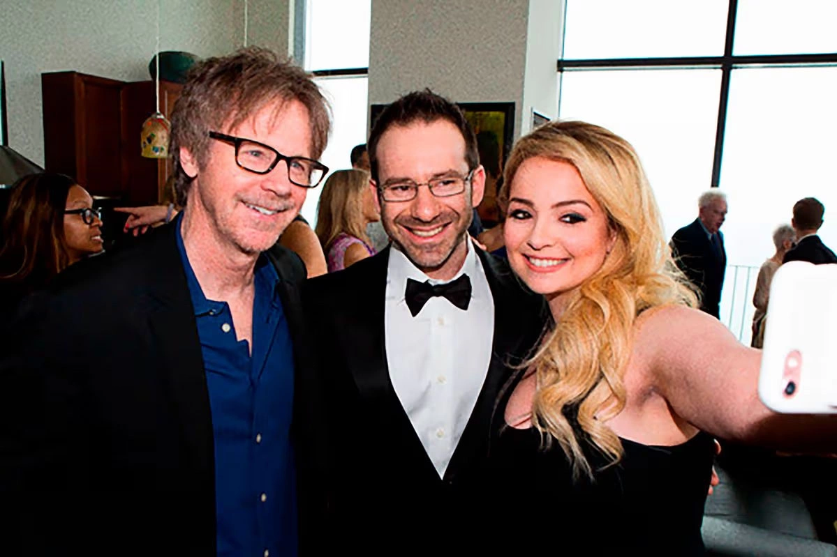 Cuộc sống kín tiếng và đầy bí ẩn của ông chủ OnlyFans trước khi qua đời - Ngôi sao