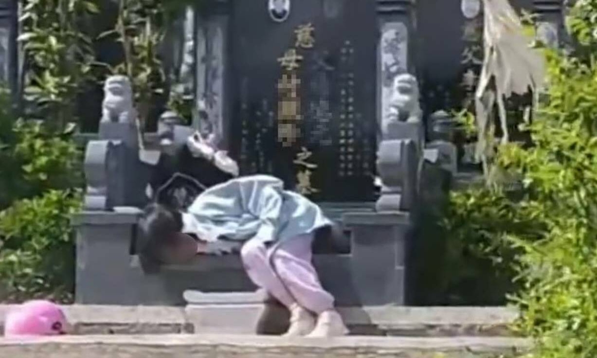 Bộ phim tiểu sử về Michael Jackson: Thành công về doanh thu nhưng bị chỉ trích về nội dung