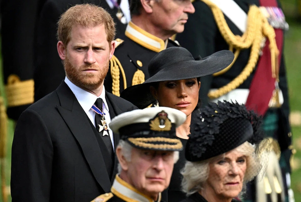 'Harry - Meghan không muốn bị gọi là thường dân' - Ngôi sao